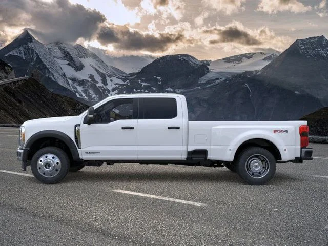 New 2026 Oxford White Ford XL image 3