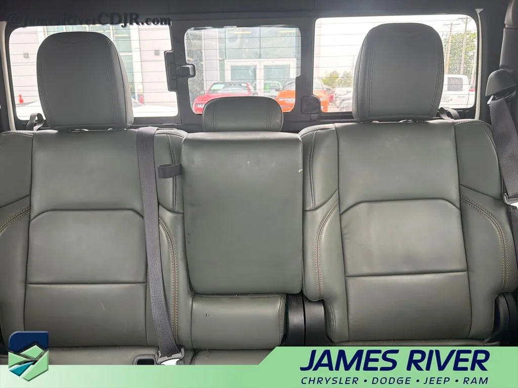 Used 2024 Green Jeep Mojave image 11