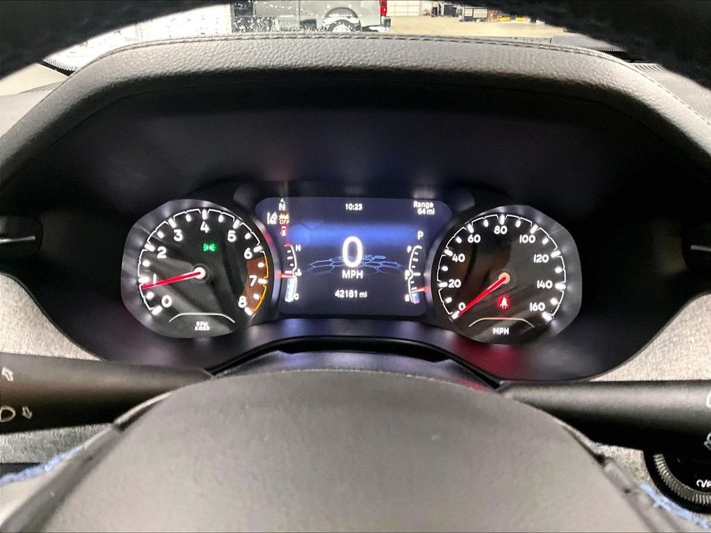 Used 2022 White Jeep Latitude image 25