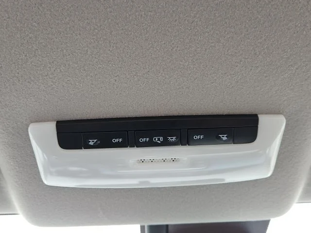 2025 Nissan Versa Sedan SV - Photo 42