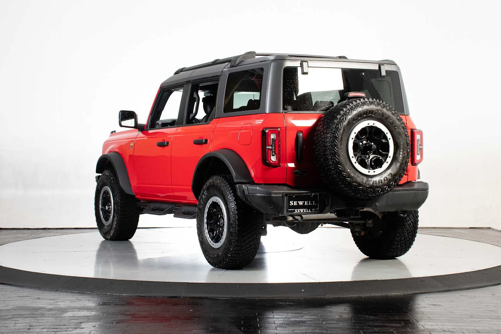 Used 2023 Race Red Ford Badlands image 4
