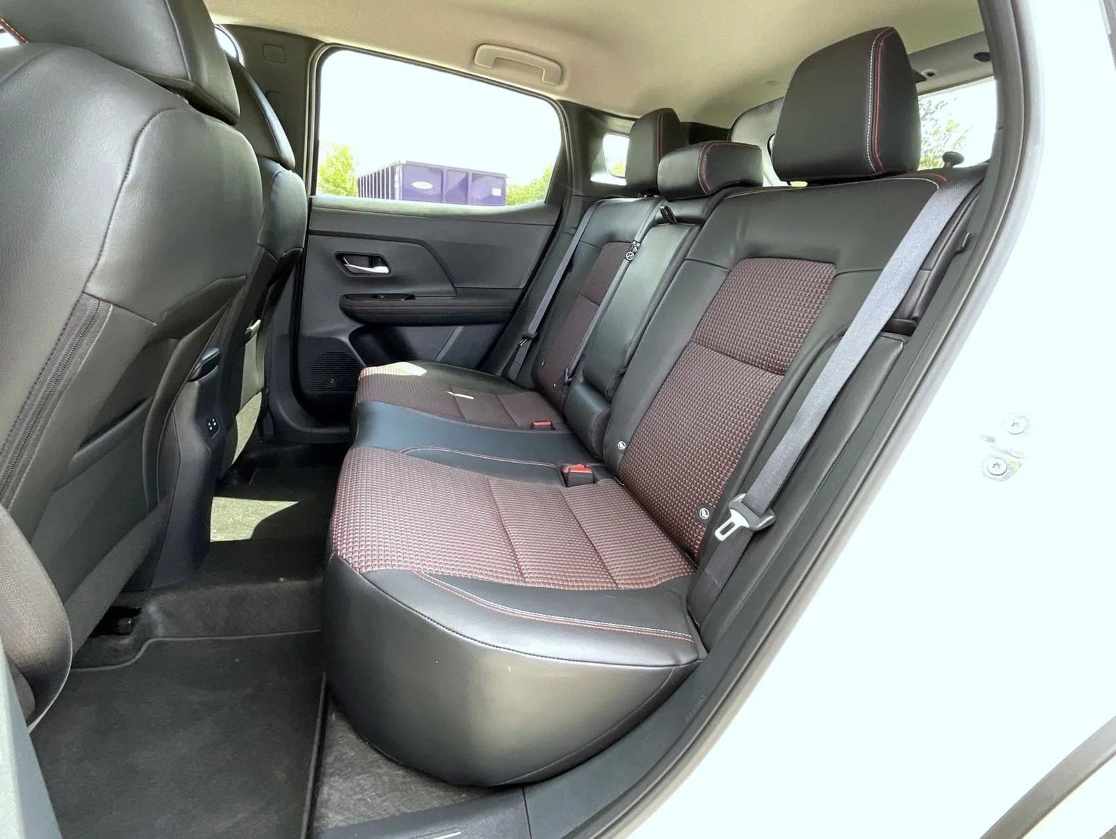 Certified Used 2025 White Nissan SR image 20