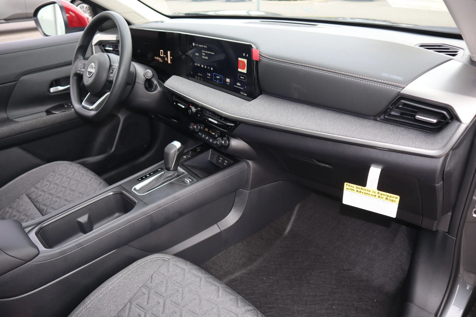 New 2026 Aspen White Tricoat/Super Black Nissan SV image 24