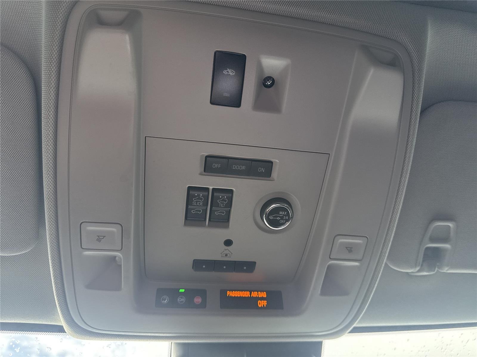 Used 2020 CRYSTAL WHITE TRICOAT Cadillac Premium Luxury image 30