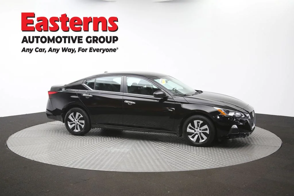 Used 2020 Black Nissan 2.5 S image 47