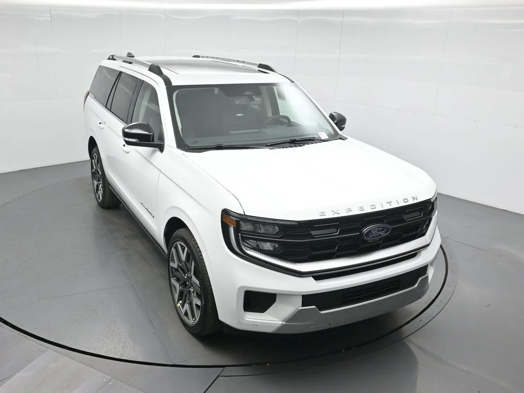 New 2025 Oxford White Ford Platinum image 38