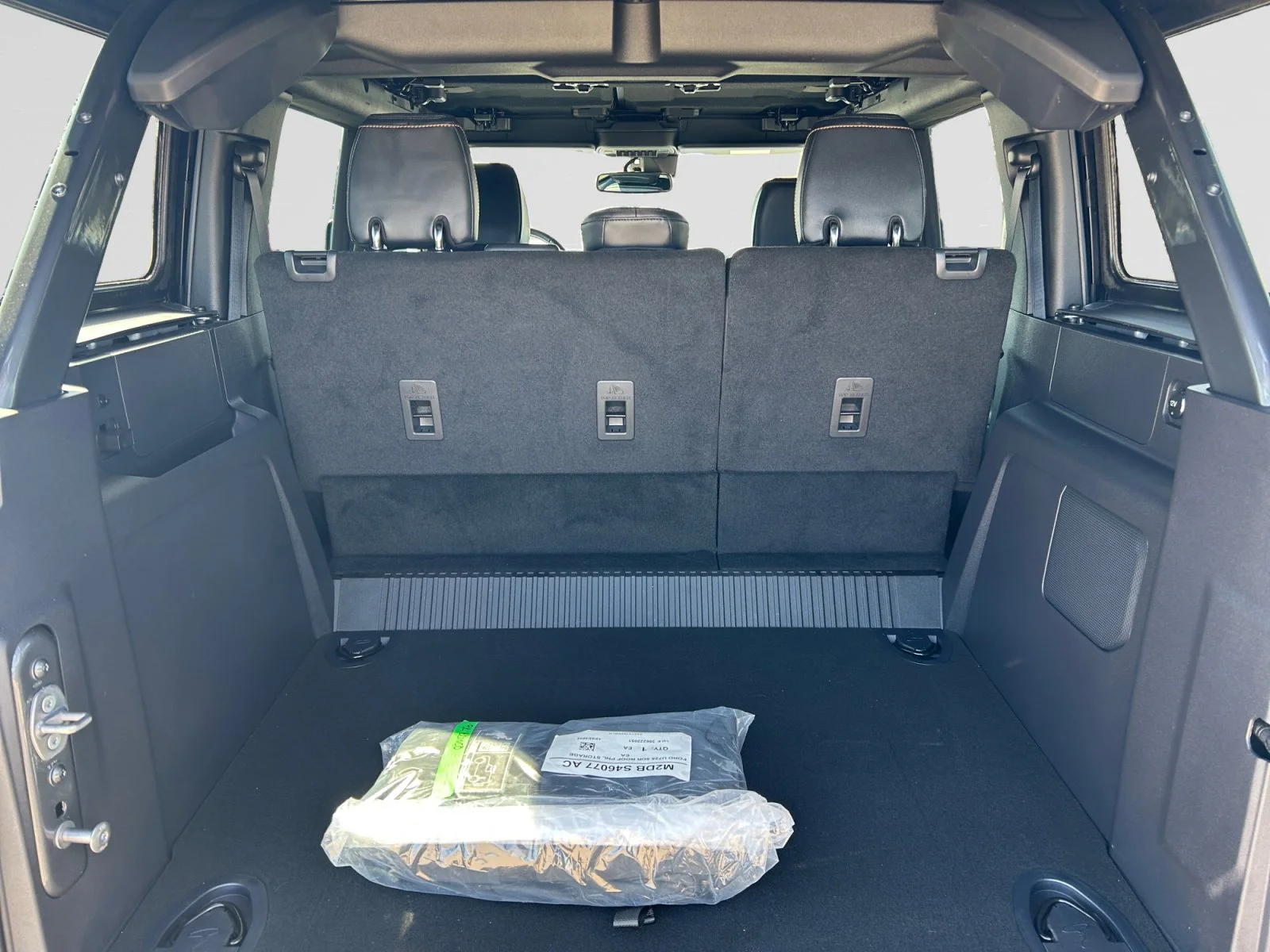 Used 2023 carbonized gray Ford Badlands Hardtop 4x4 Leather image 10