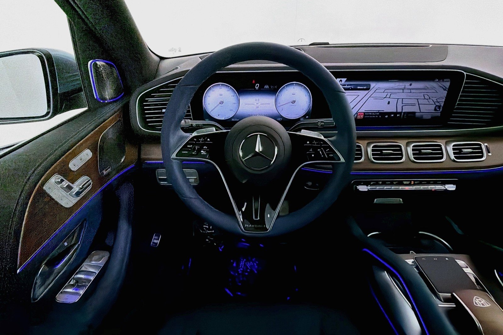 New 2026 MANUFAKTUR Cote d Azur Light Blue Metallic Mercedes-Benz Maybach GLS 600 4MATIC® SUV image 4