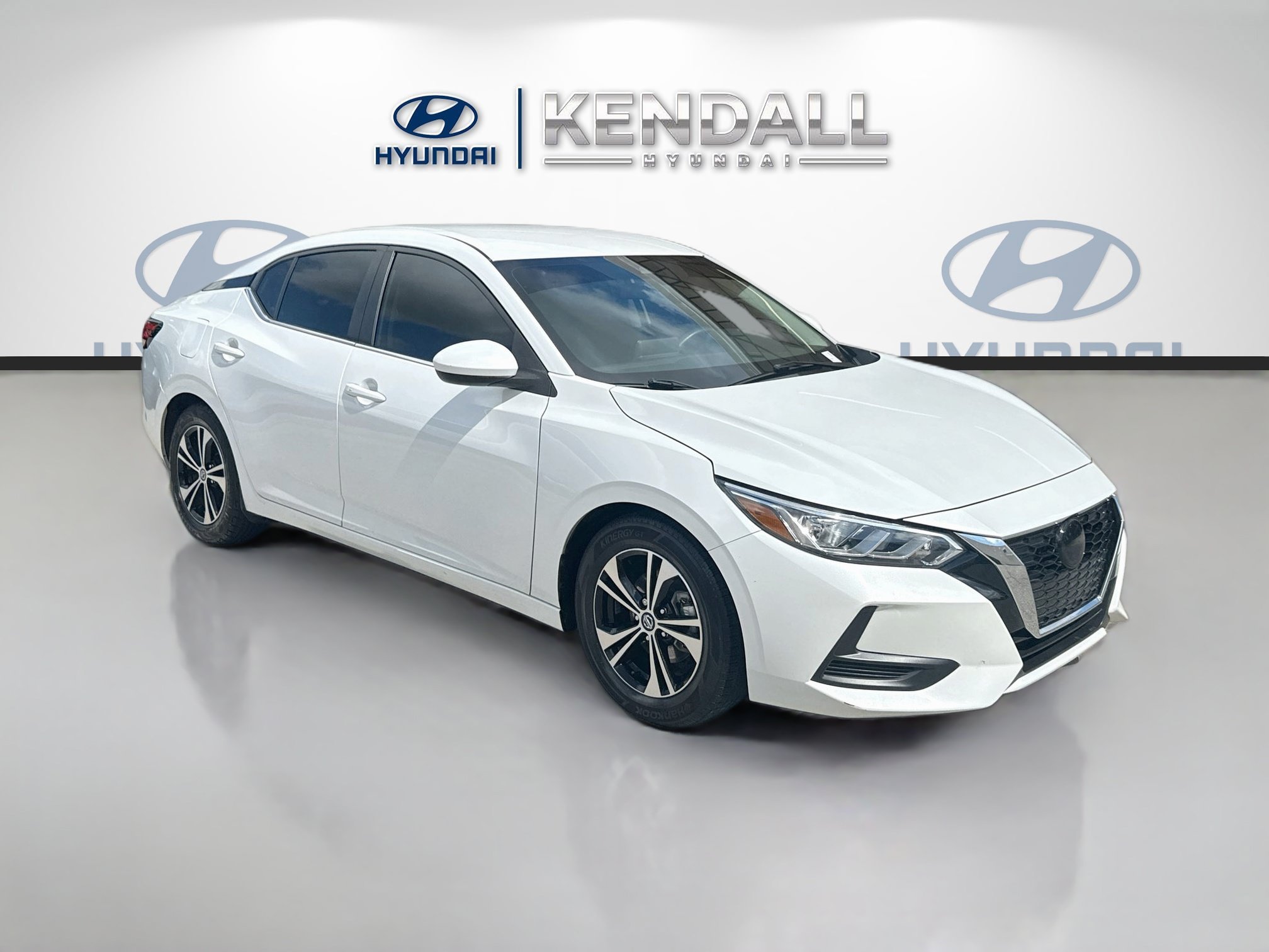 Used 2022 Aspen White TriCoat Pearl Nissan SV image 1