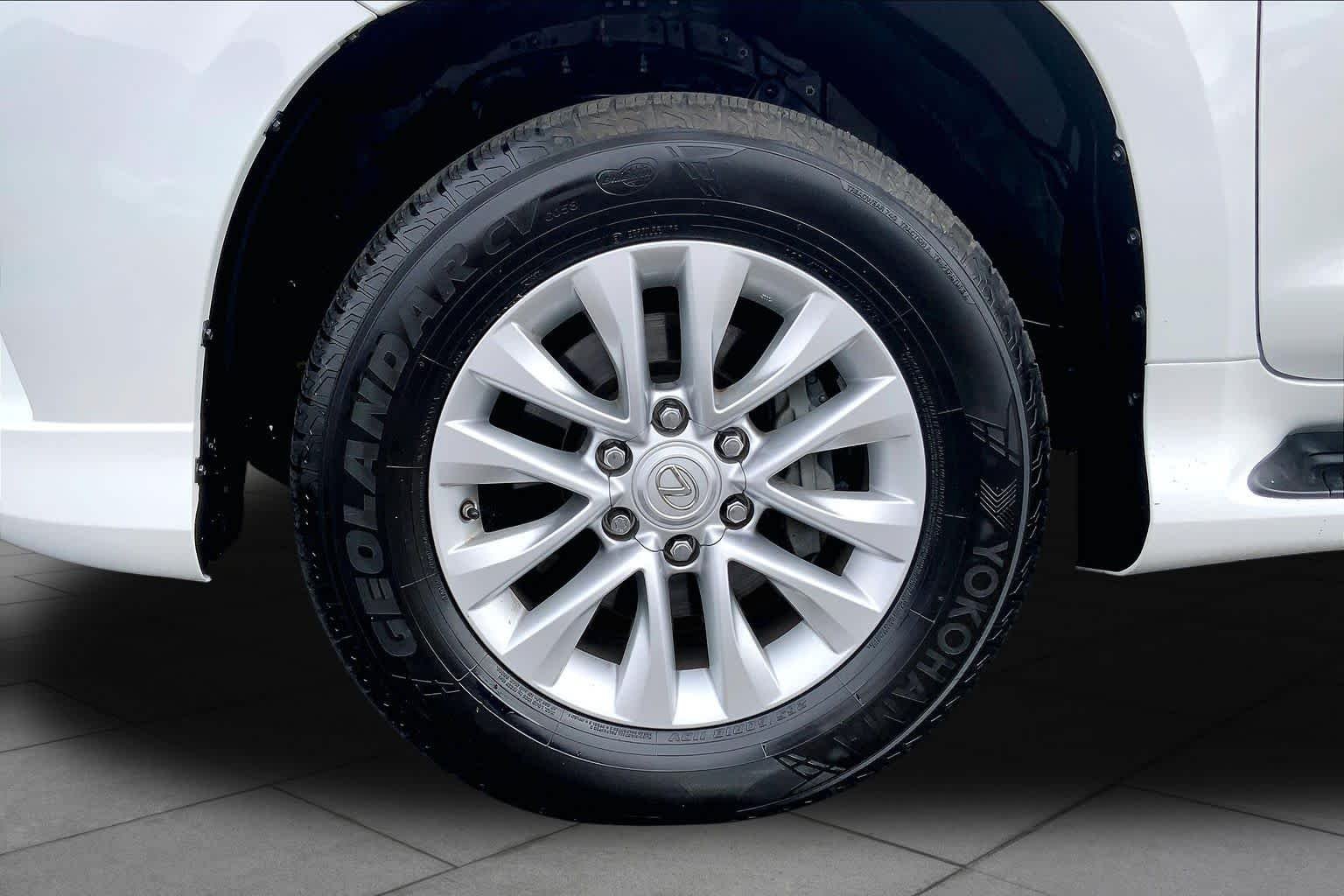 Used 2021 Starfire Pearl Lexus Premium image 11