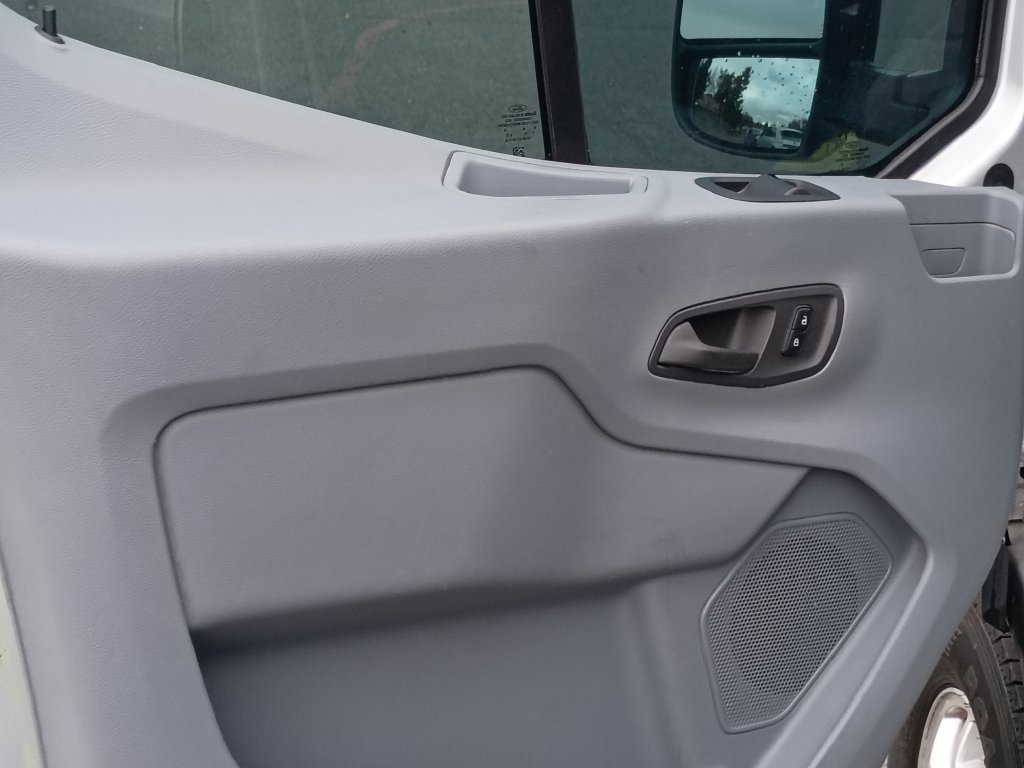 Used 2015 Ingot Silver Ford XLT image 15