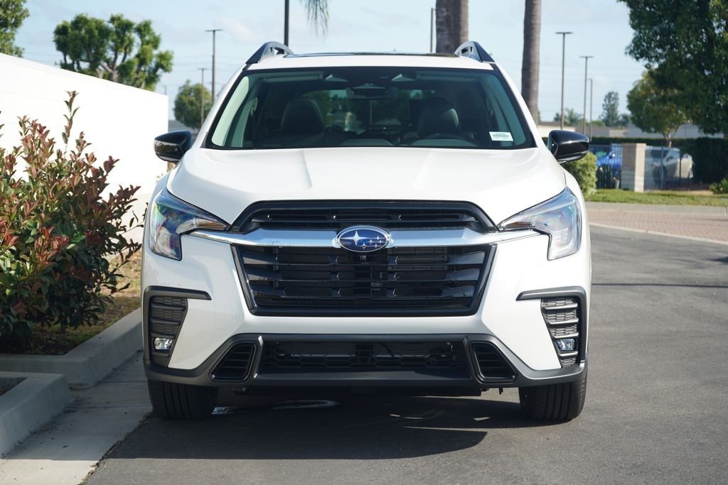 New 2026 CRYSTAL WHITE PEARL Subaru Limited 7-Passenger image 5
