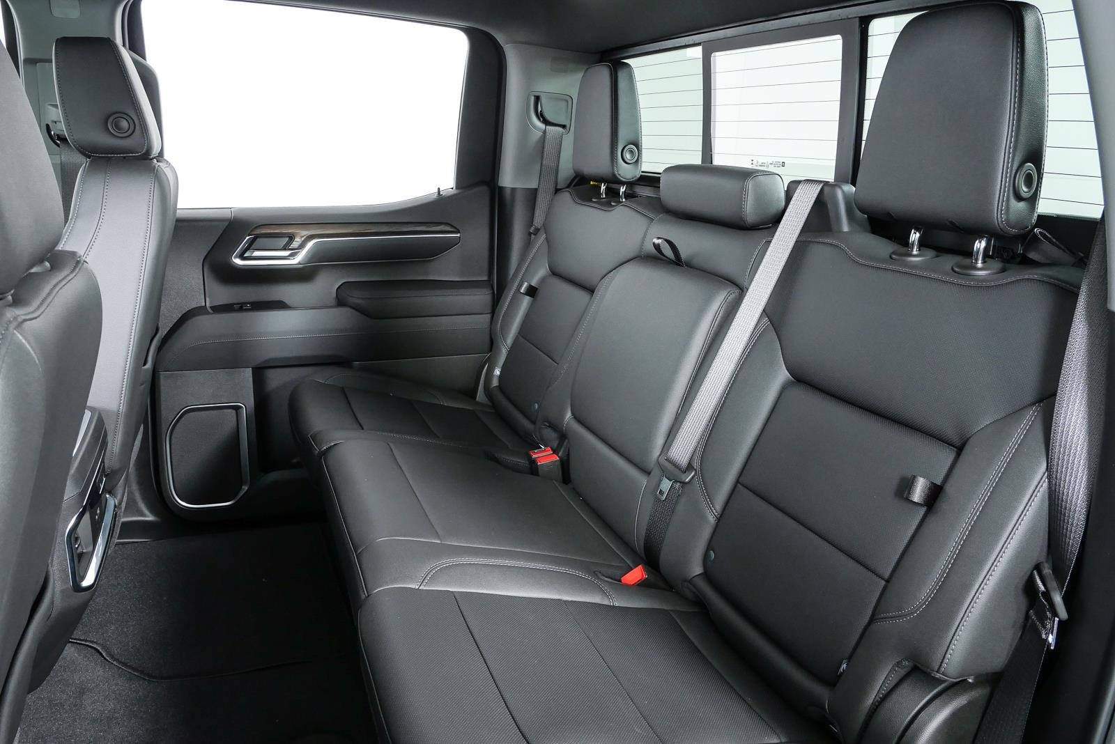 2026 GMC Sierra 1500 SLT - Photo 19