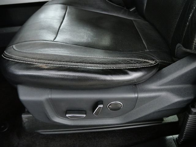 Used 2015  Ford Lariat image 18