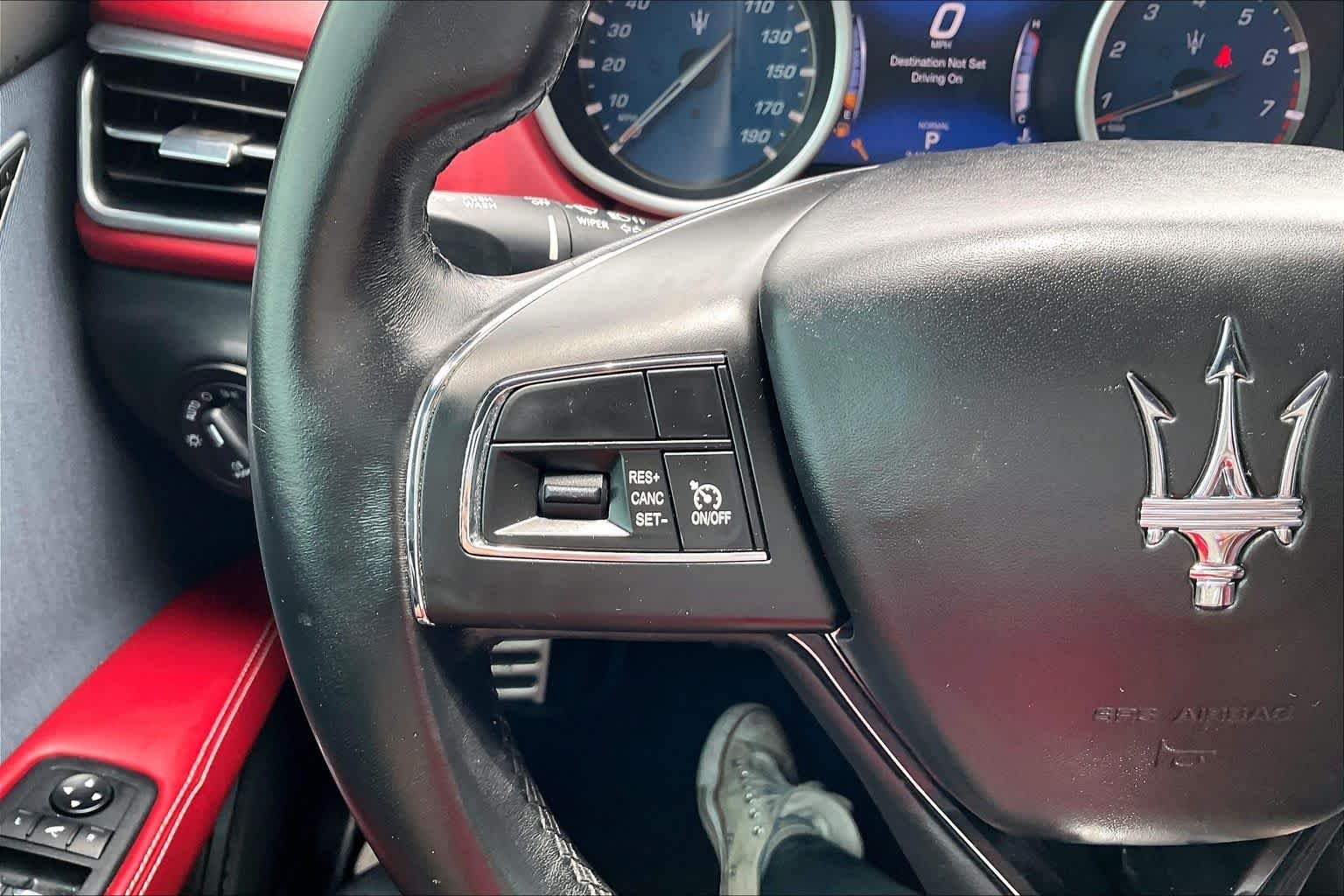 Used 2019 Rosso Folgore Mica Maserati GranLusso image 24