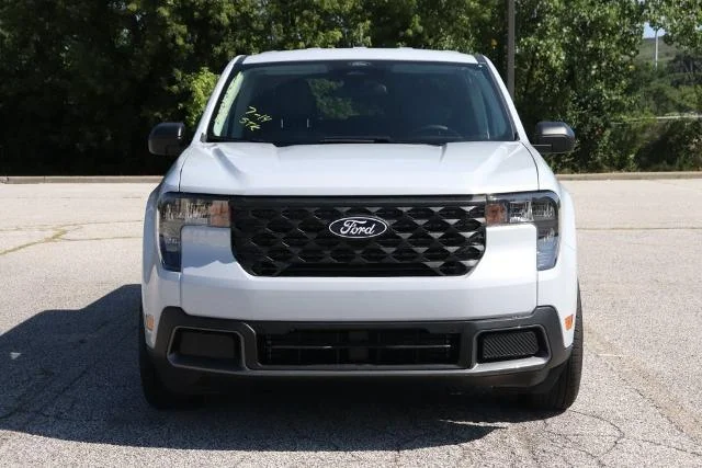 New 2026 Space White Metallic Ford XLT image 31