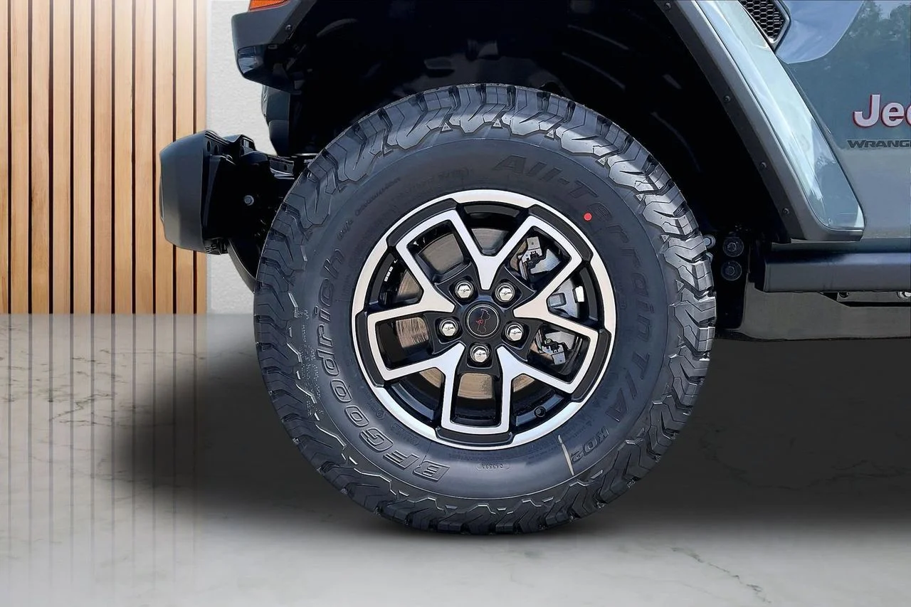 New 2026 Anvil Clear-Coat Exterior Paint Jeep Rubicon image 26