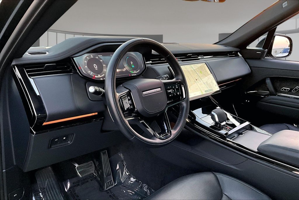 Certified Used 2025 British Racing Green SV Bespoke Ultra Met Gloss Land Rover Dynamic SE image 15