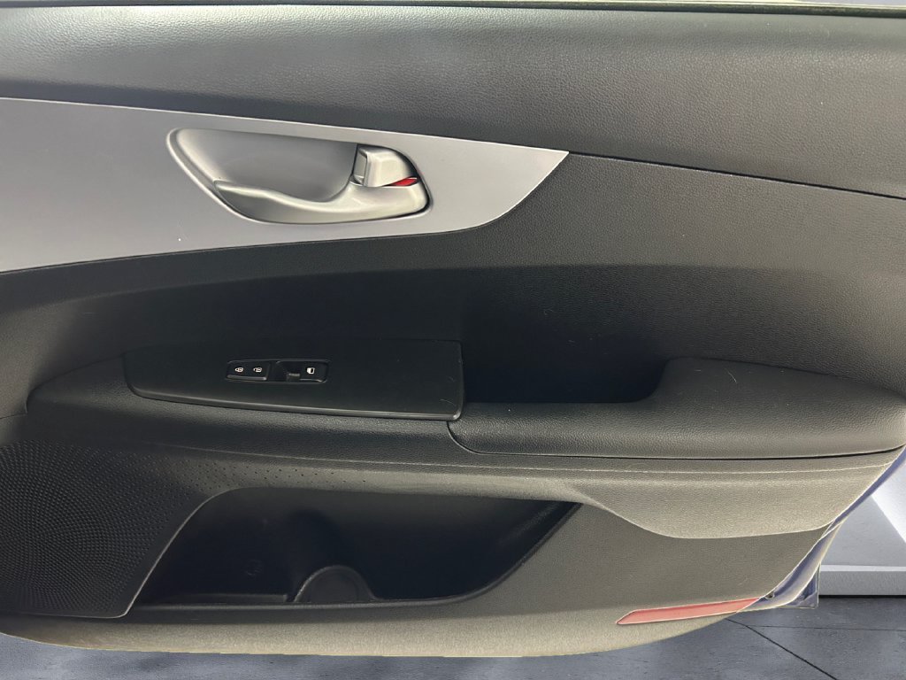 Used 2024 Blue Kia LXS image 15