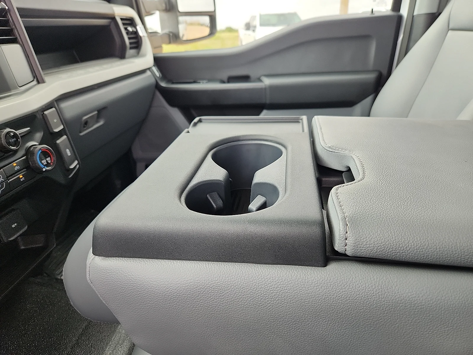 New 2026 Oxford White Ford F-250® XL image 25