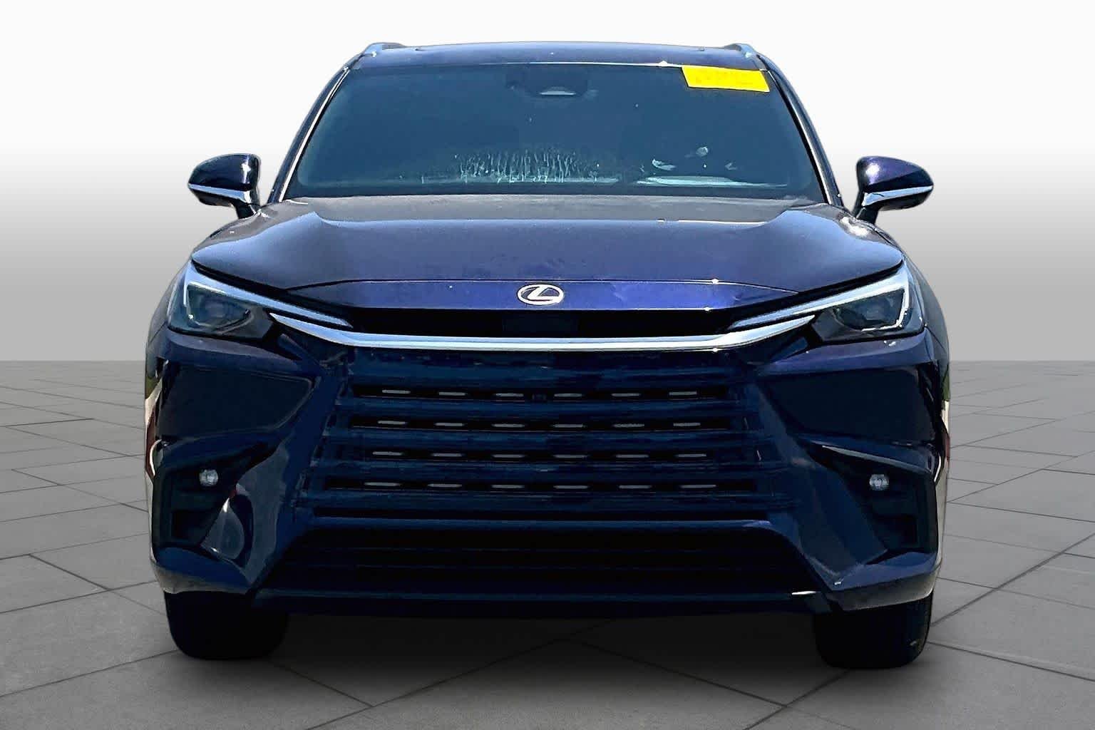 Used 2025 Nightfall Mica Lexus Premium image 4