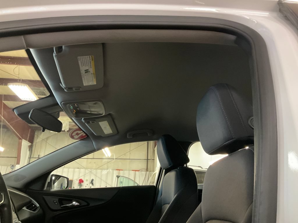 Used 2025 Summit White Chevrolet 1LT image 13