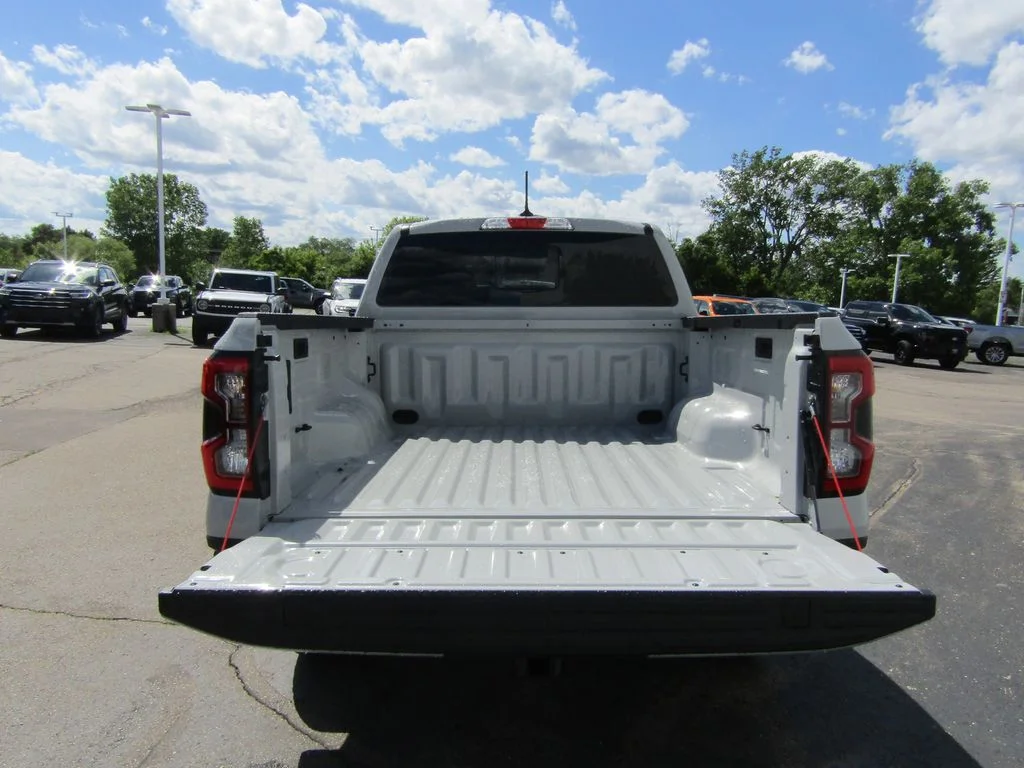 New 2026 Avalanche Ford XLT image 6