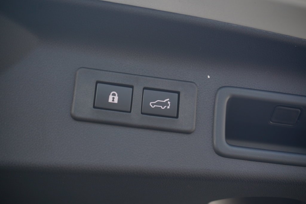 New 2026 CRYSTAL WHITE PEARL Subaru Premium Hybrid image 38
