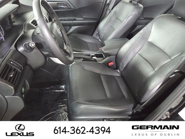 Used 2013 Black Honda Touring image 18