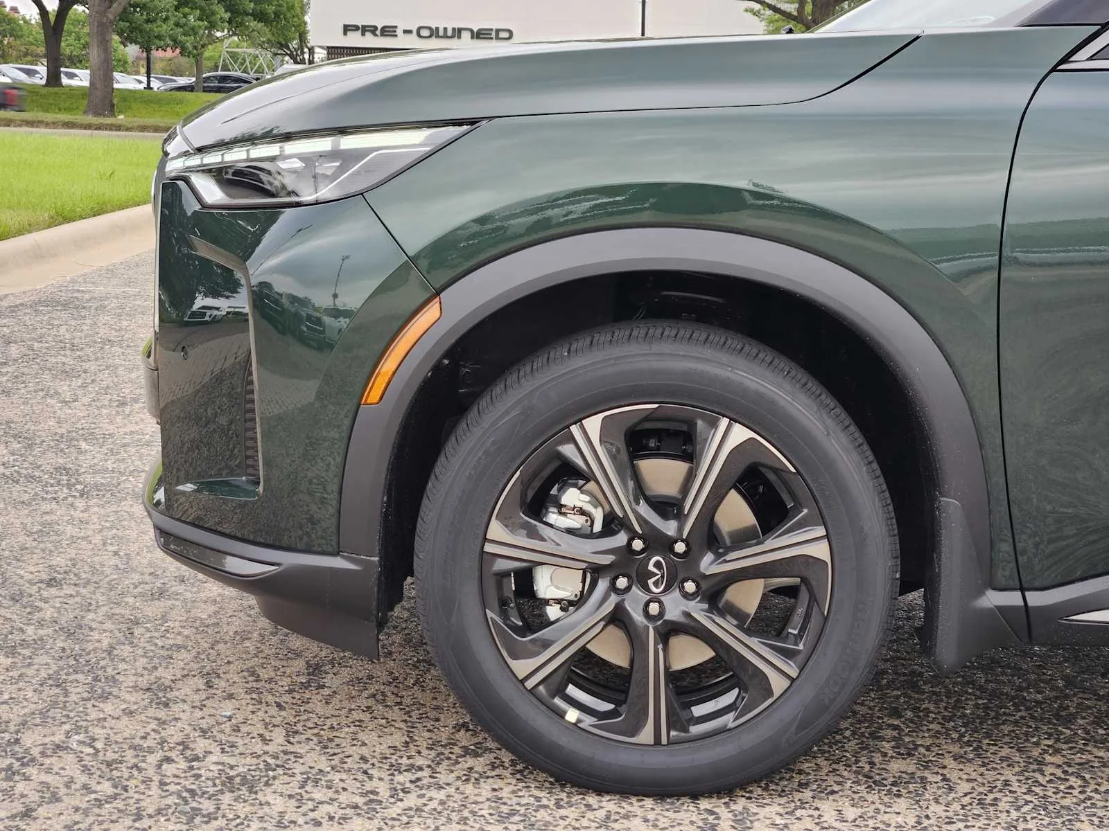 New 2026 2T DEEP EMRLD INFINITI Autograph AWD image 5