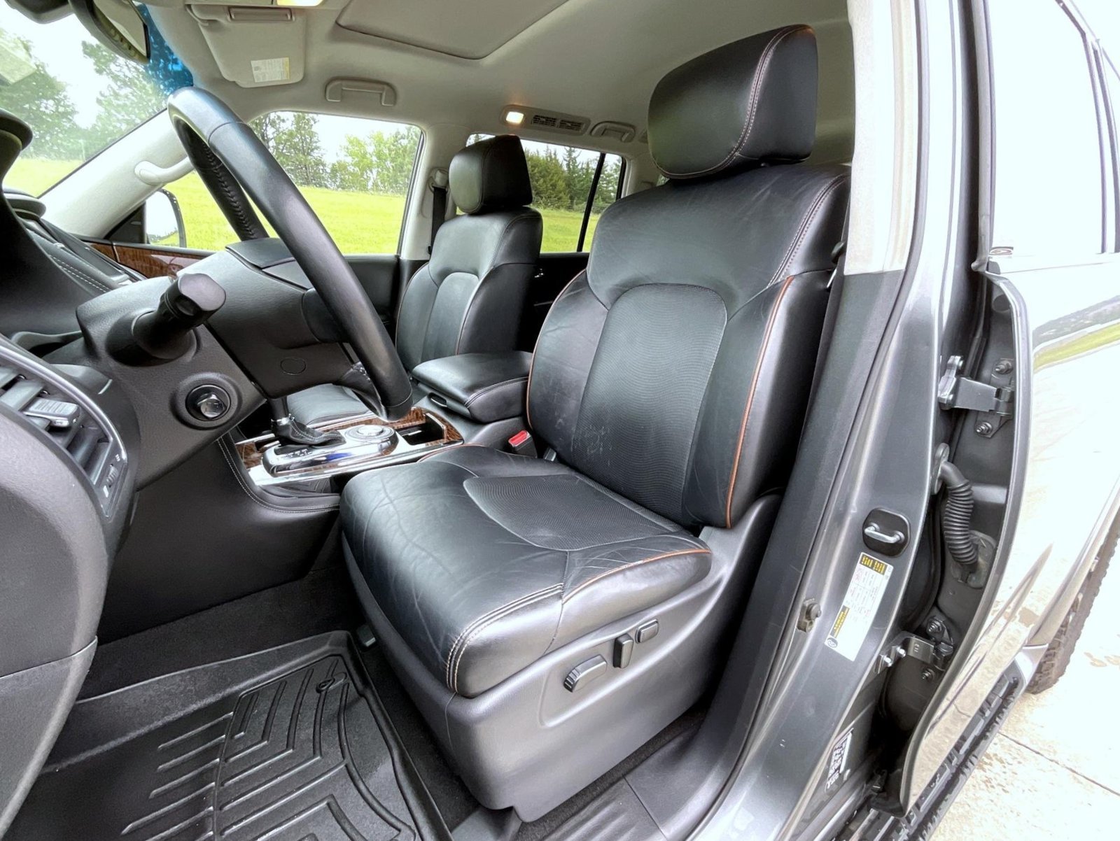 Used 2017 Gun Metallic Nissan Platinum image 10