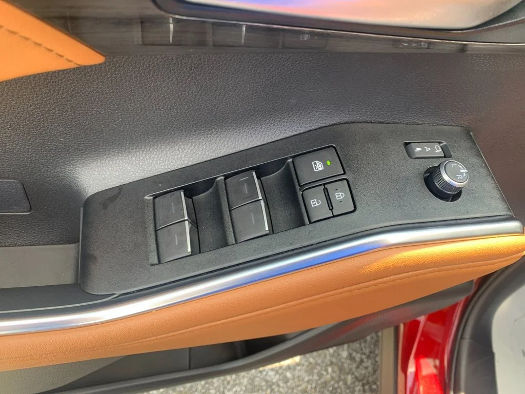 Used 2025 Red Toyota Platinum image 13