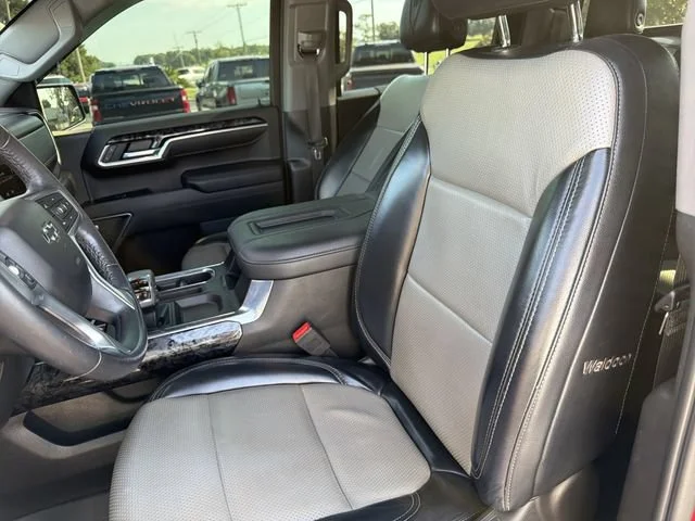 Used 2022 Cherry Red Tintcoat Chevrolet RST image 17