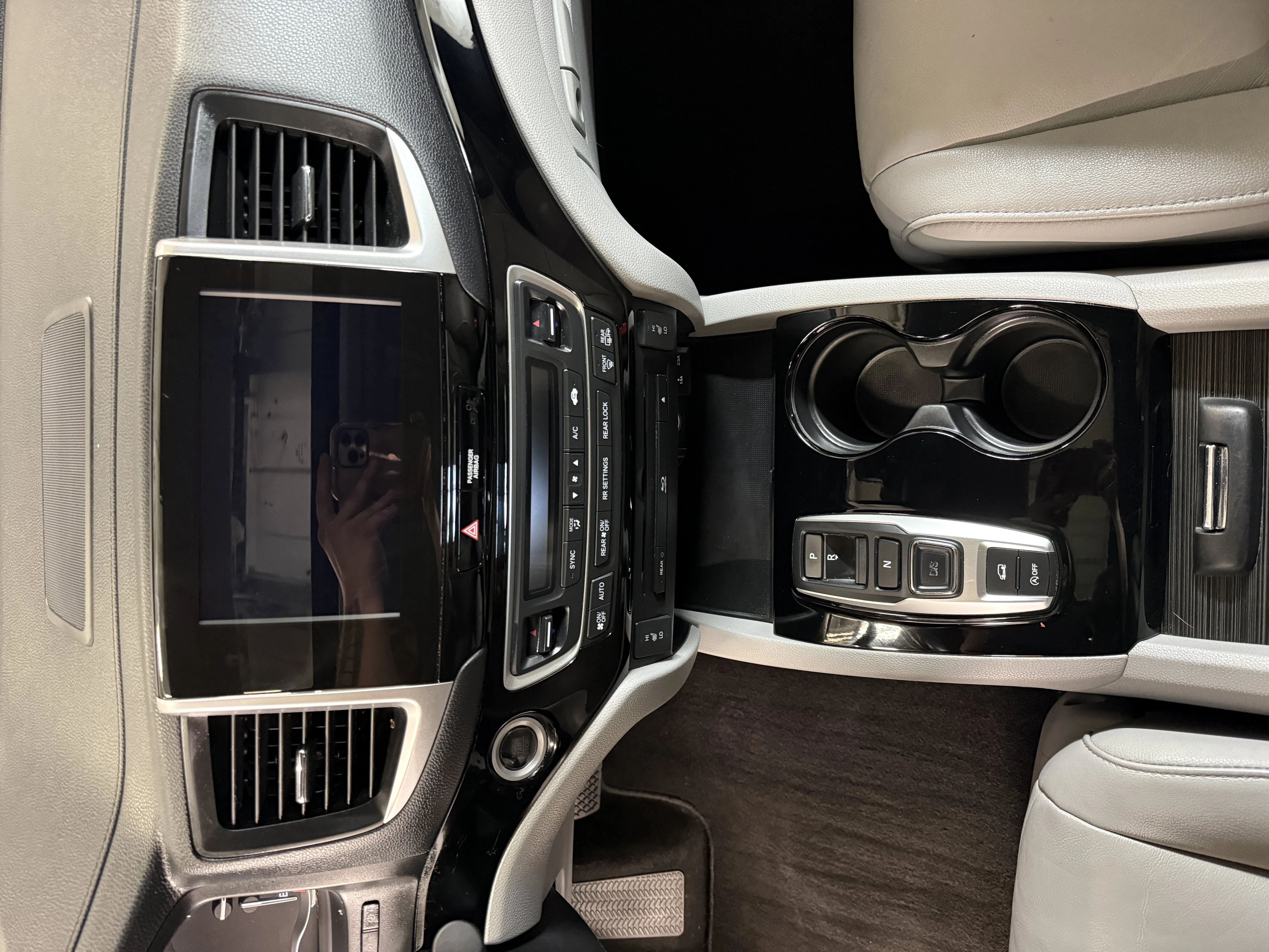 Certified Used 2018 Crystal Black Pearl Honda Touring image 16