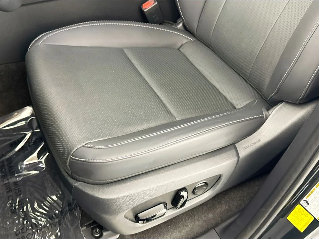 Used 2025 Black Lexus 550 Premium+ image 19