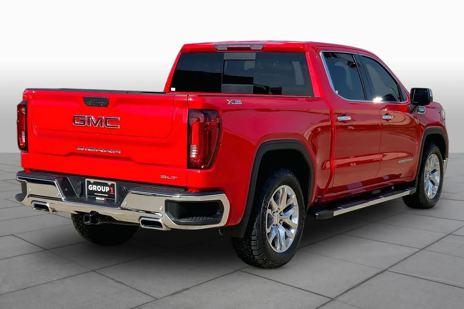 Used 2022 Cardinal Red GMC SLT image 13