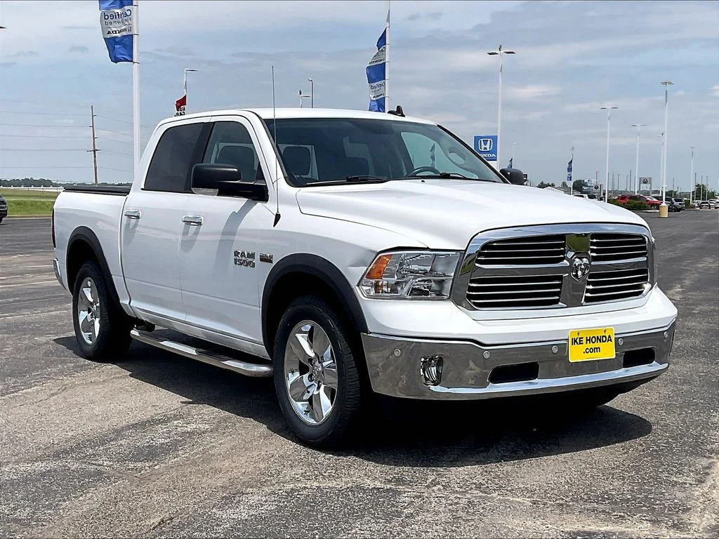 2017 RAM 1500 Big Horn 4x4 Crew Cab 5'7's photo