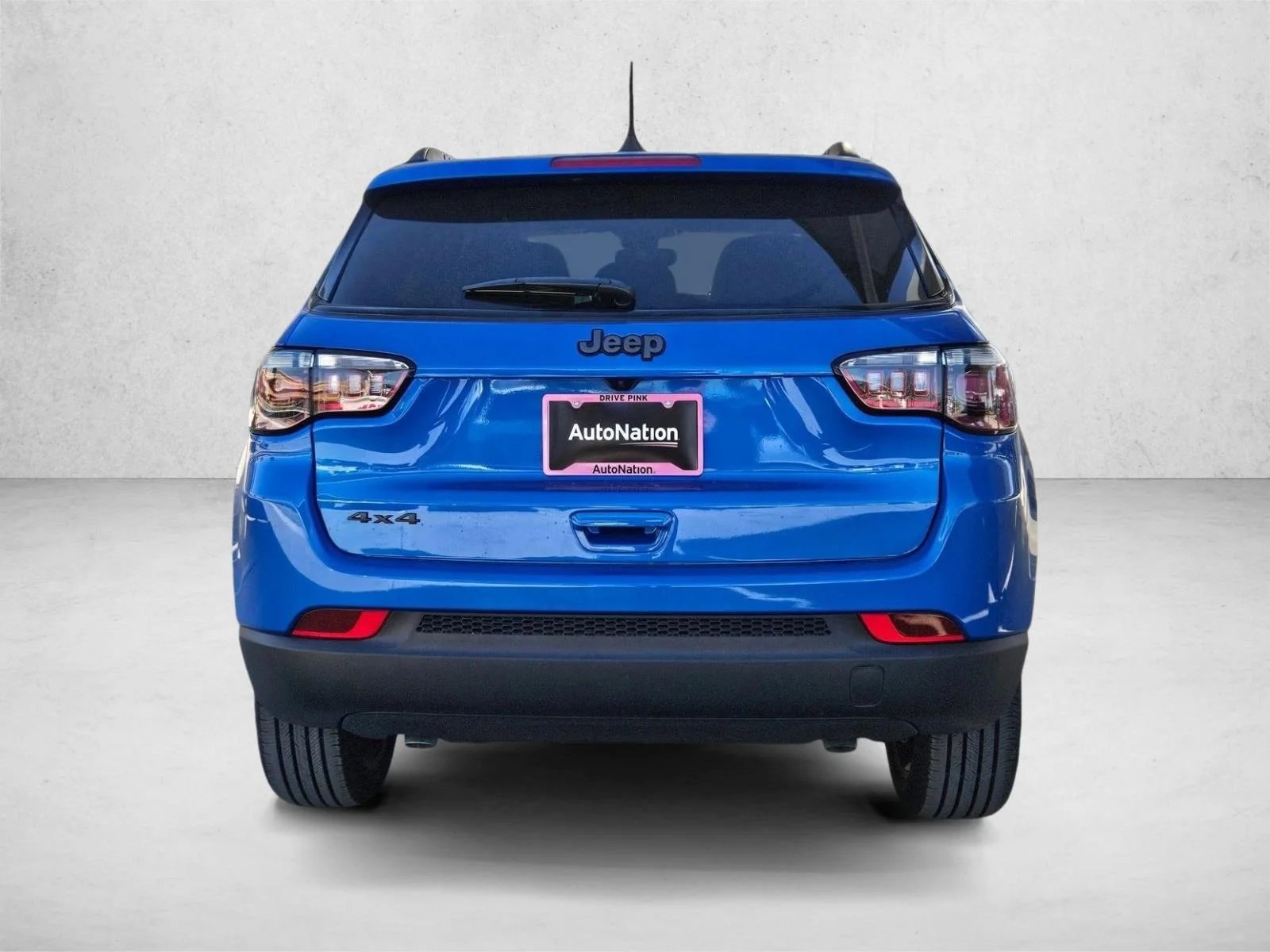 New 2026 Hydro Blue Pearlcoat Jeep Latitude Altitude image 8