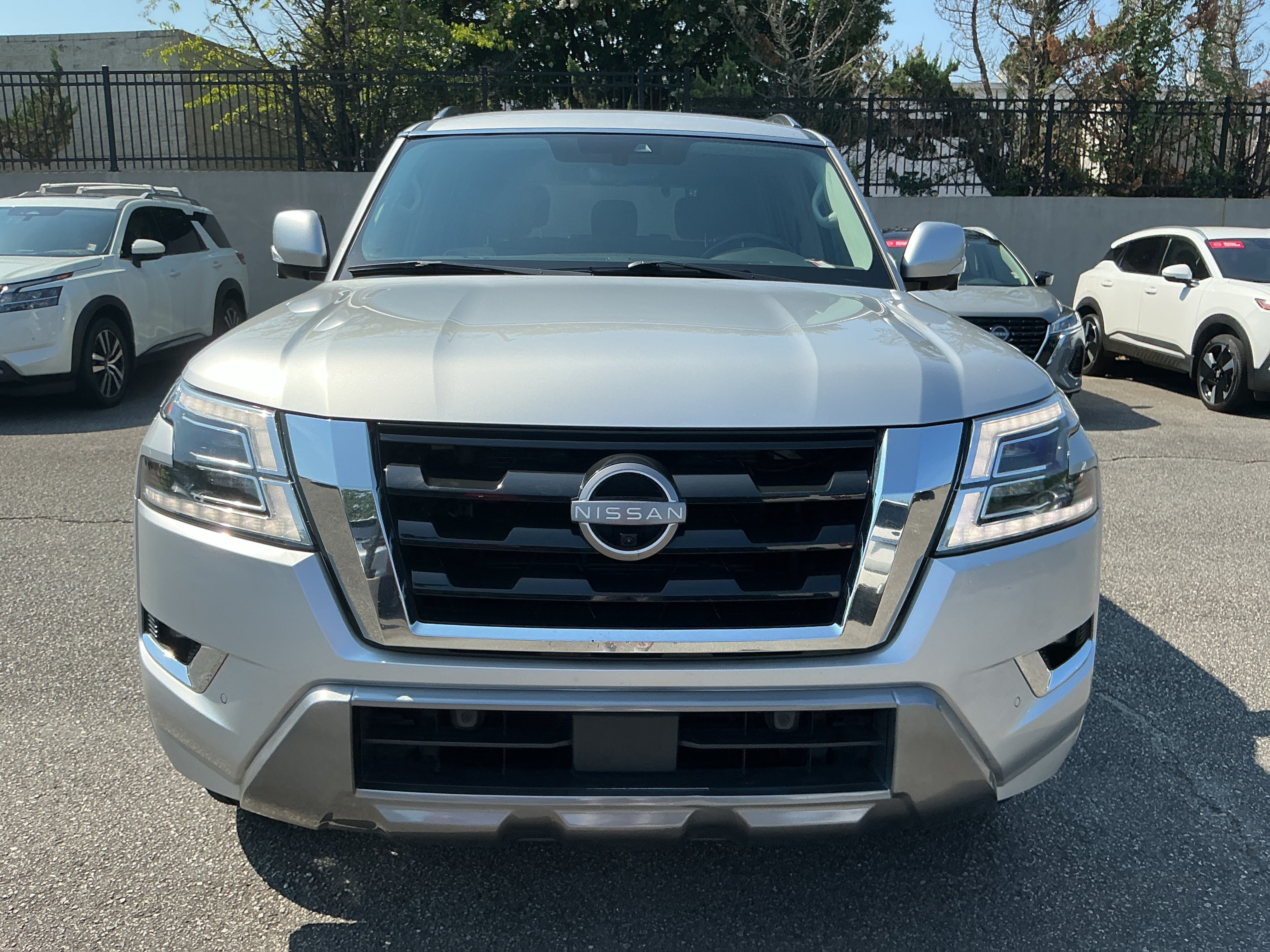 Used 2022 Brilliant Silver Metallic Nissan SL image 6