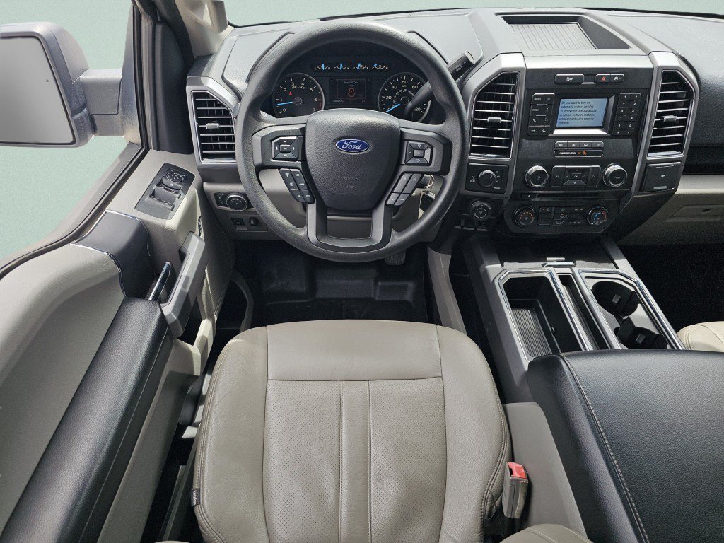 Certified Used 2018 Oxford White Ford XLT image 4