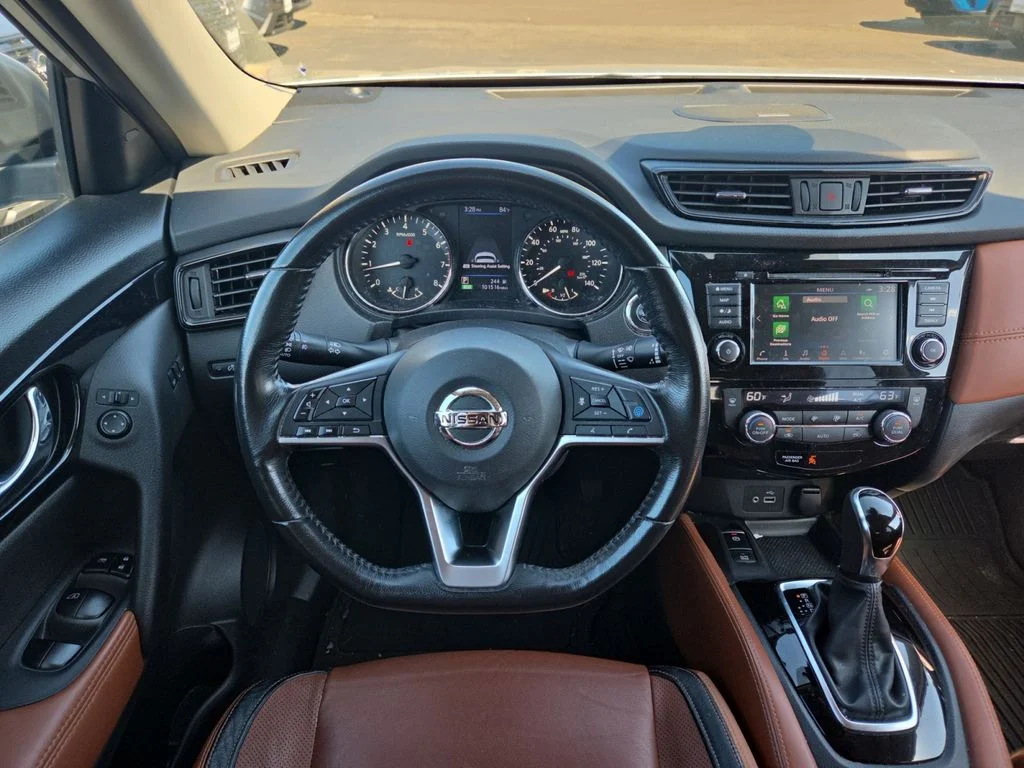 Used 2018 Silver Nissan SL image 23