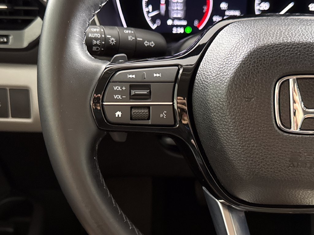 Used 2024  Honda EX-L image 15