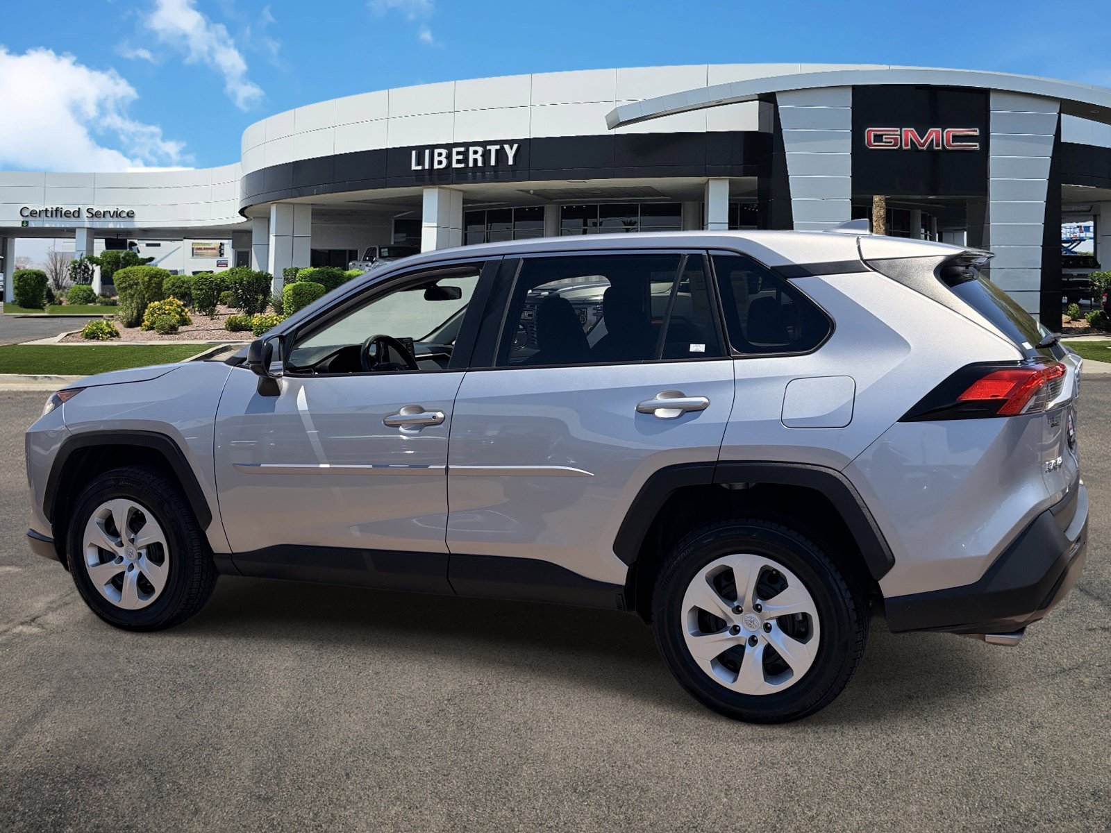 Used 2022 Silver Toyota LE image 25