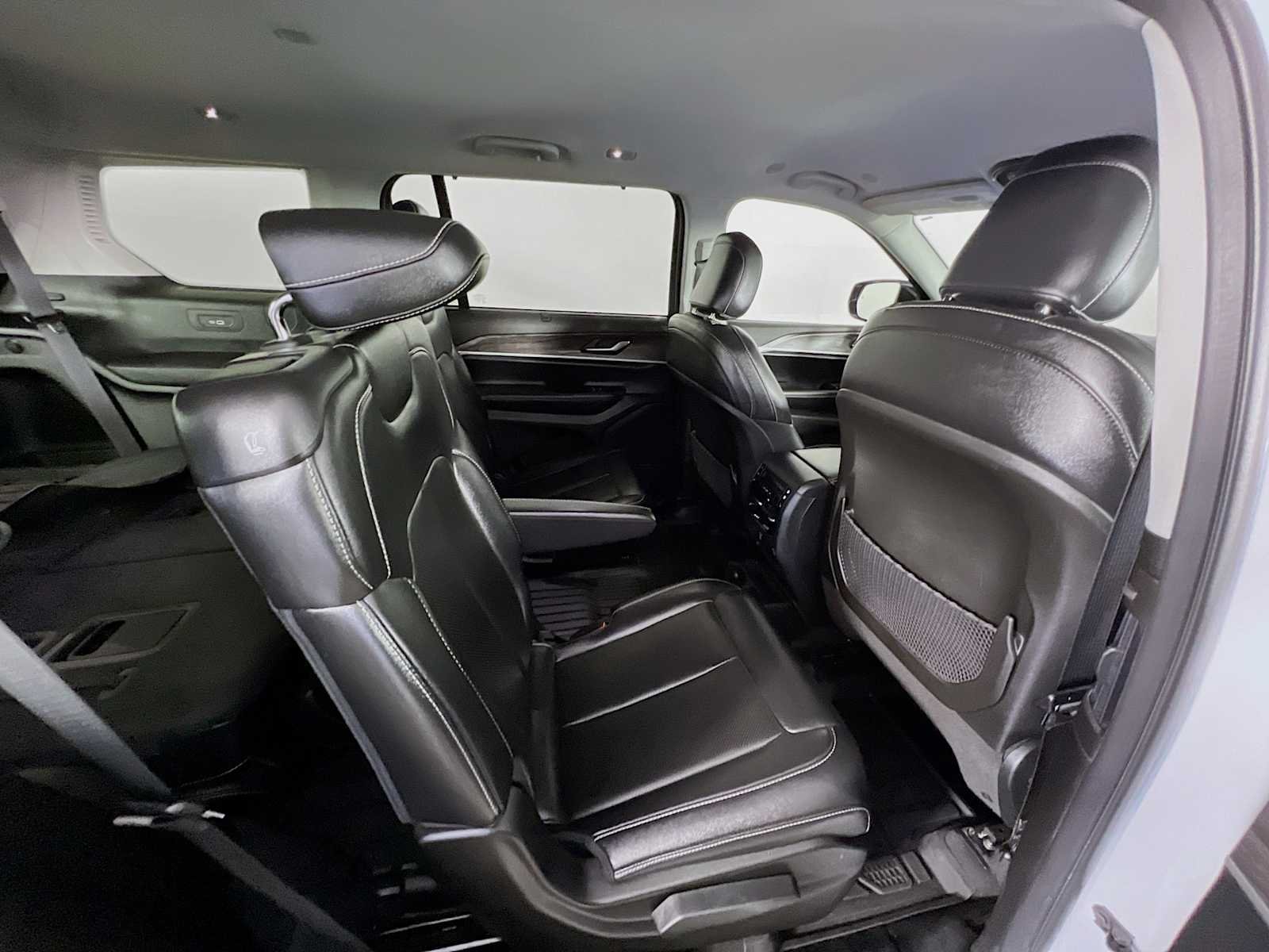 Used 2023 Bright White Clearcoat Jeep Limited image 29