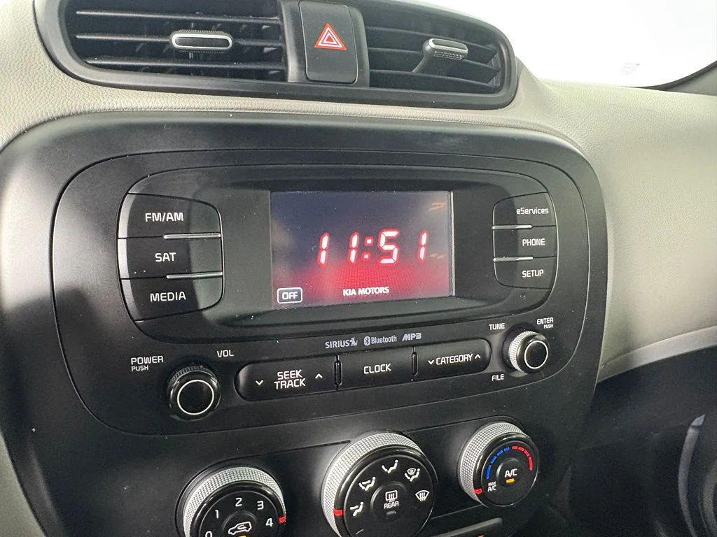 Used 2015 Silver Kia Plus image 23