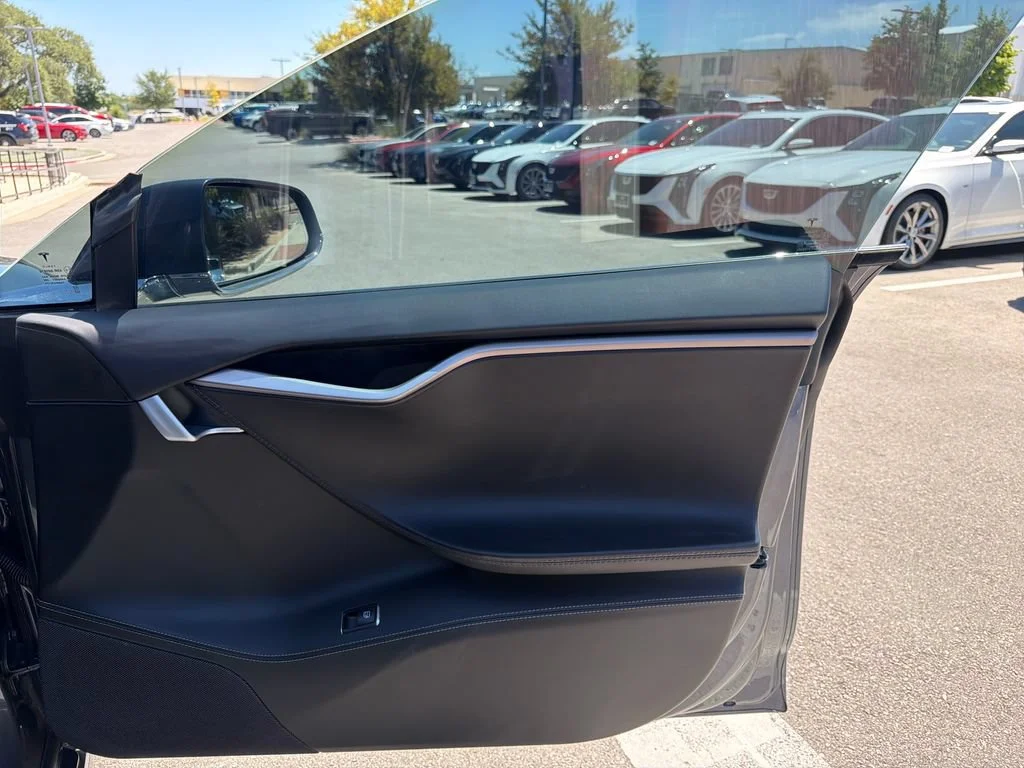Used 2018  Tesla 75D image 39