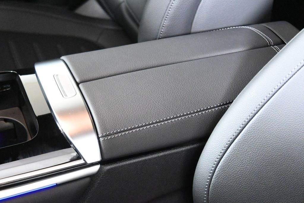 Used 2026 Graphite Grey Metallic Mercedes-Benz GLC 300 image 24