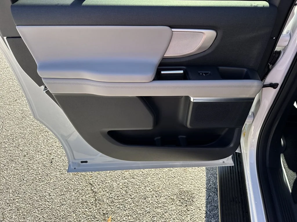 New 2026 Star White Metallic Tri-Coat Ford Active image 22