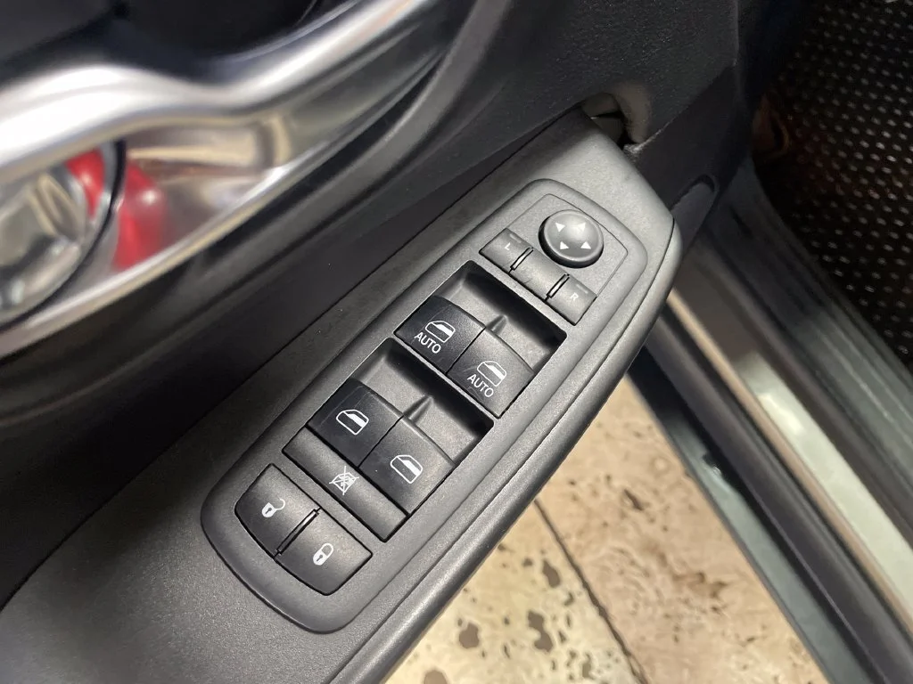 Used 2019 Beige Jeep Trailhawk image 16