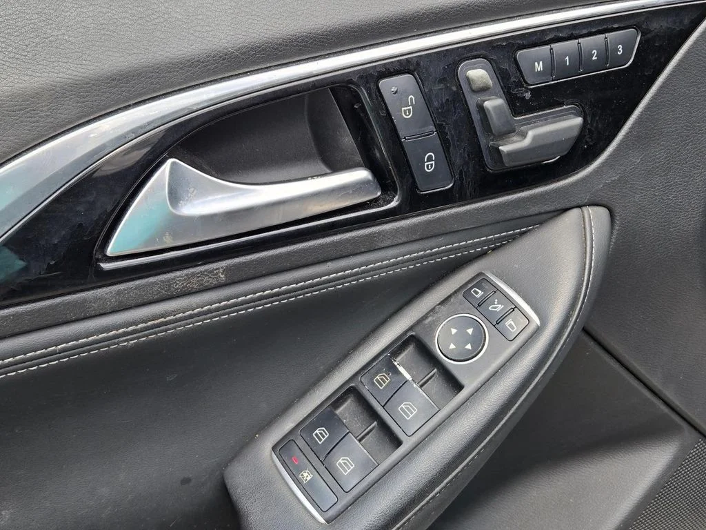Used 2018 Black INFINITI Premium image 13